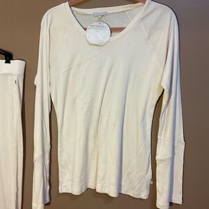 BAREFOOT NWT Long Sleeve Women's Crewneck Top - light pink L